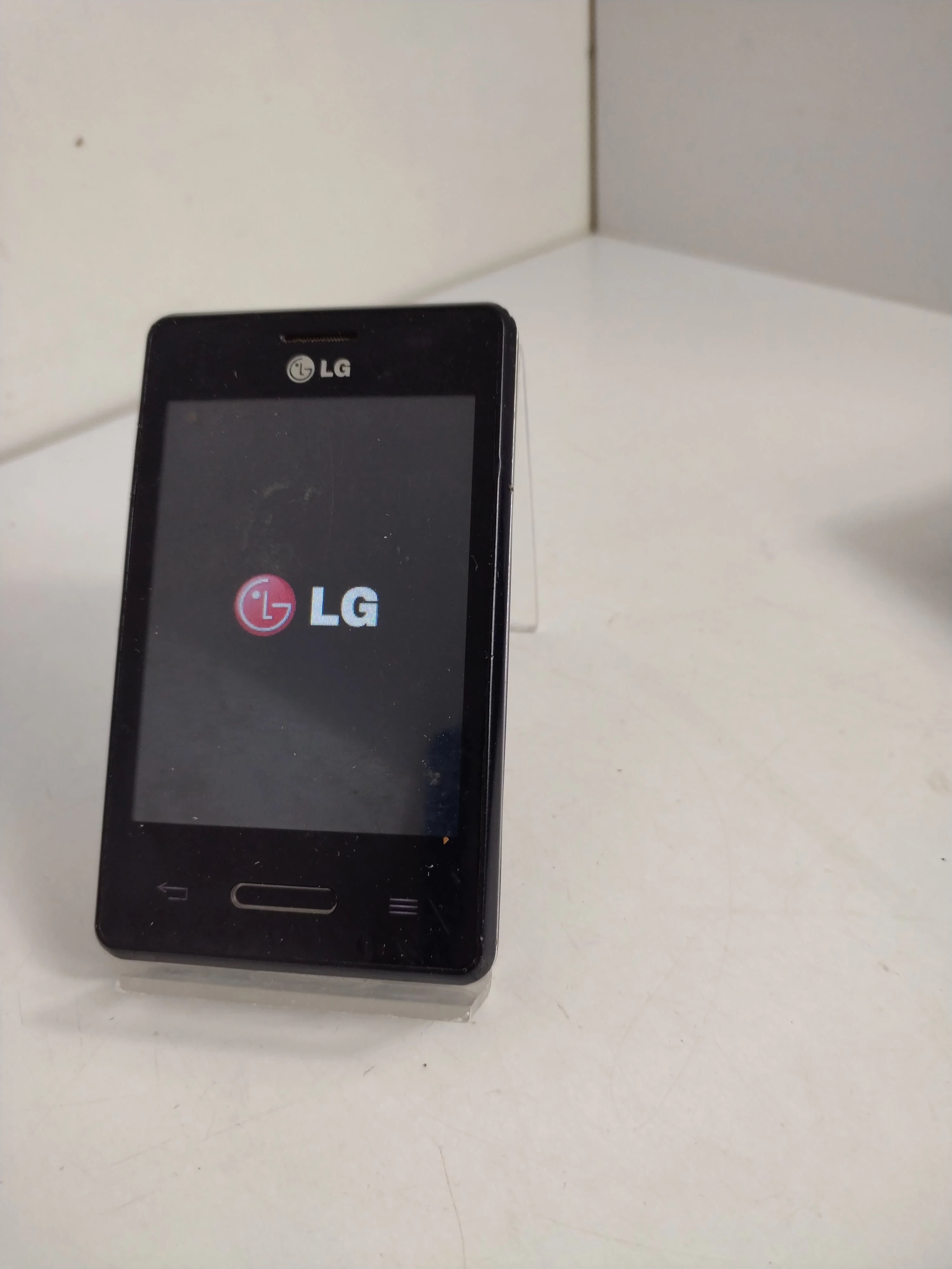 lg-optimus-l3-kod-producenta-e400