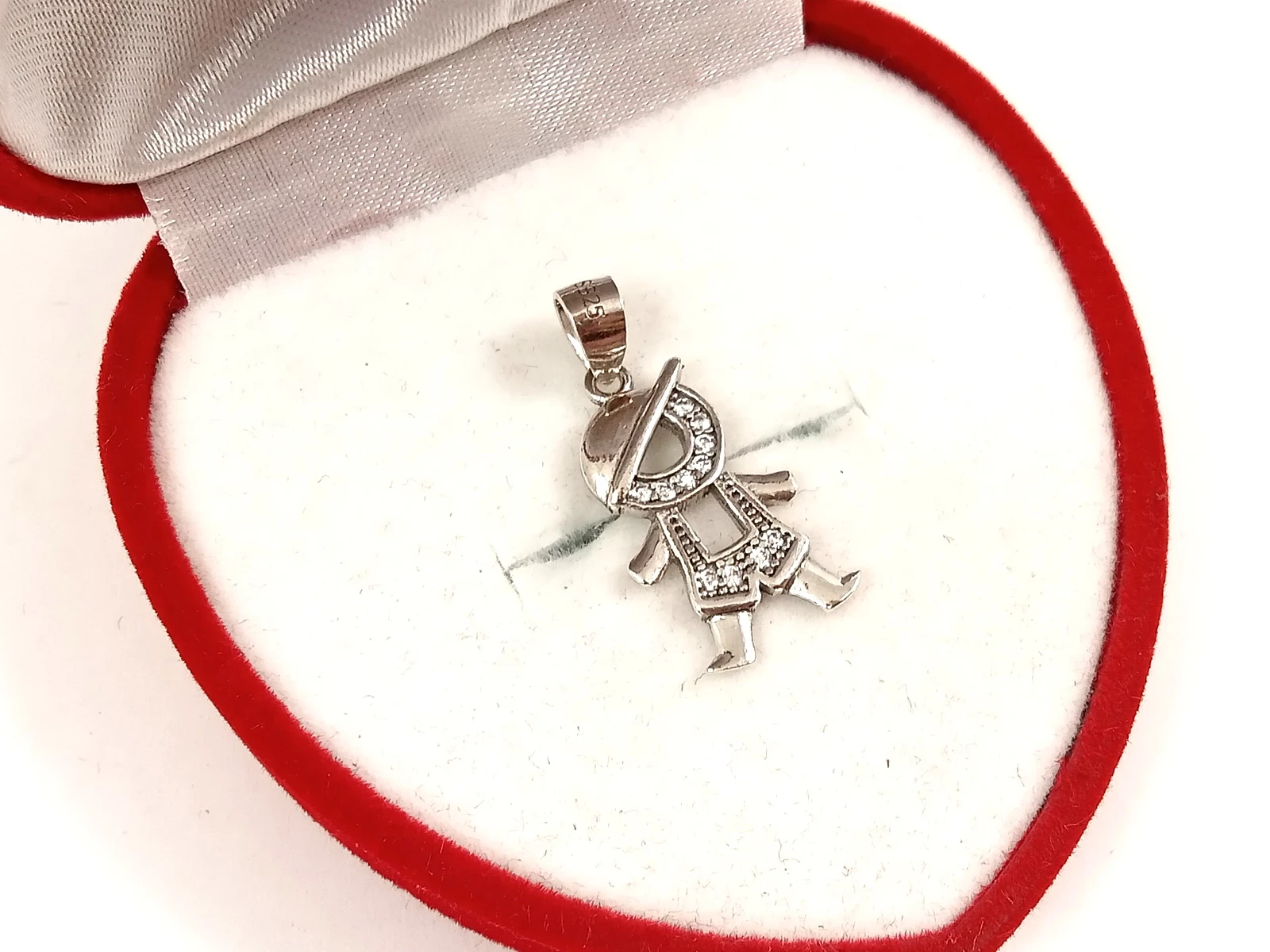 srebrna-zawieszka-chlopiec-z-cyrkoniami-pr925-142-kamien-17088-128