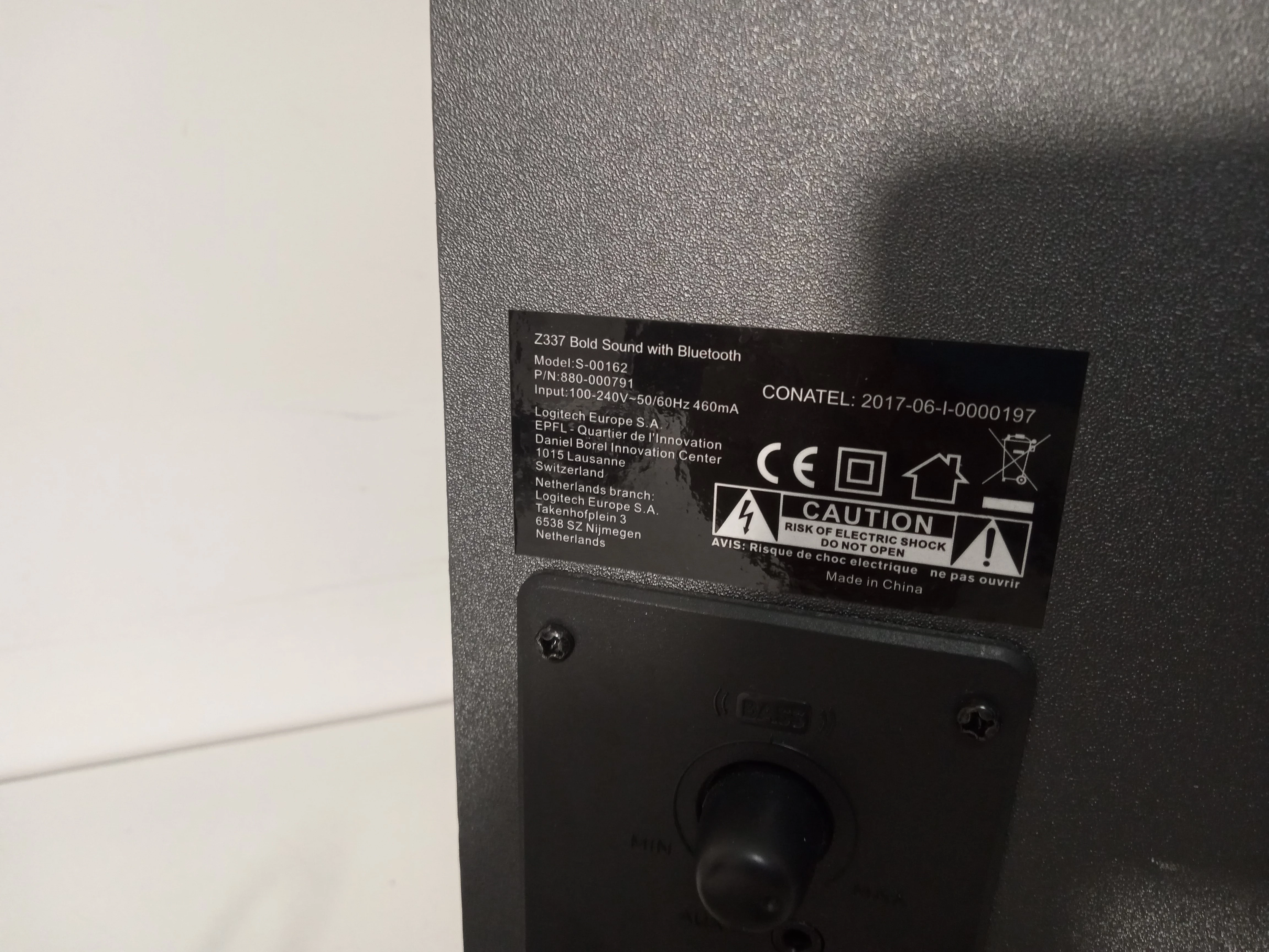 zestaw-glosnikow-21-logitech-z337-model-z337