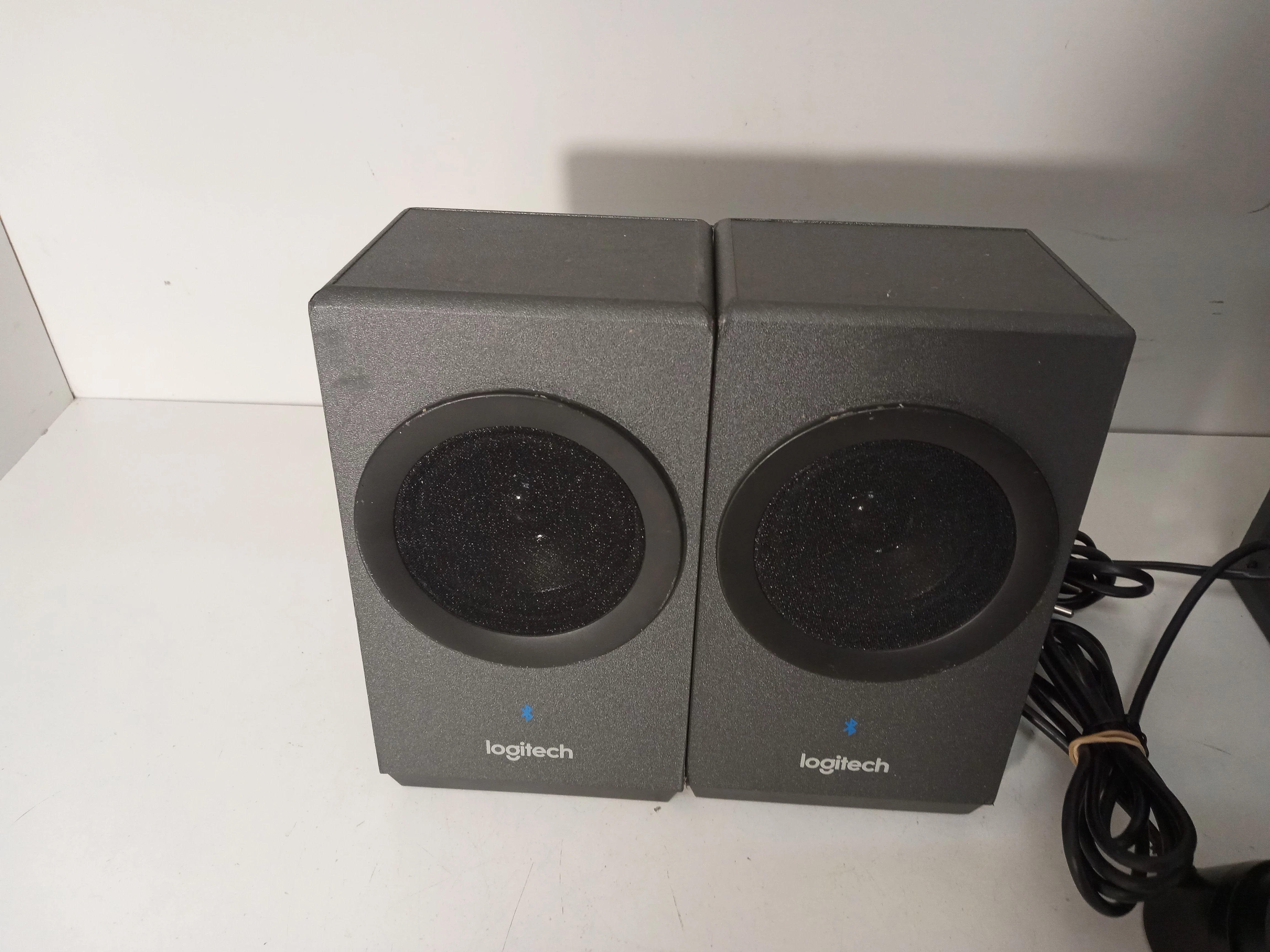 zestaw-glosnikow-21-logitech-z337-stan-uzywany