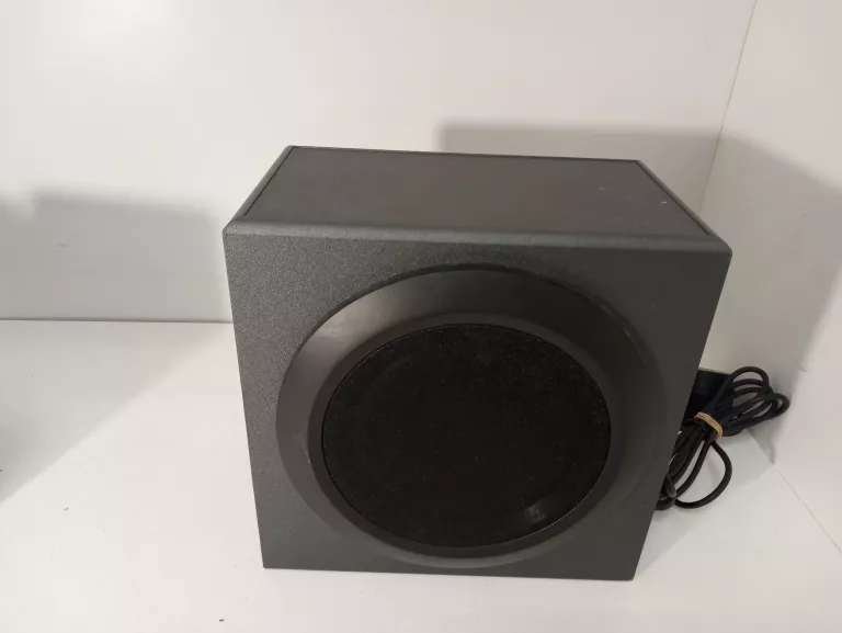 zestaw-glosnikow-21-logitech-z337-zakres-czestotliwosci-10