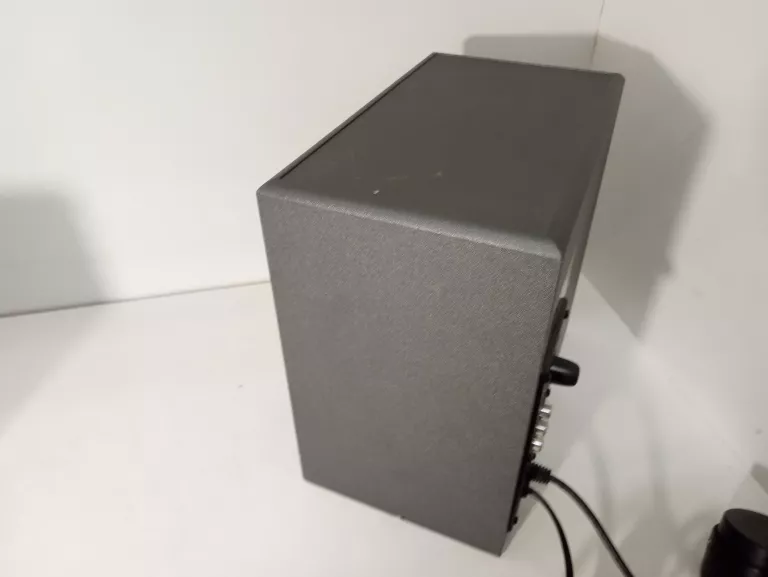 zestaw-glosnikow-21-logitech-z337-marka-logitech