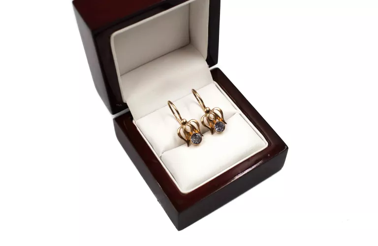 ladne-zlote-kolczyki-z-aleksandrytem-p585-w-35g-rodzaj-wyrob-jubilerski