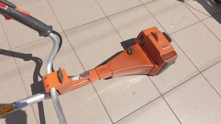 kosa-spalinowa-husqvarna-240r-dlugosc-narzedzia-180