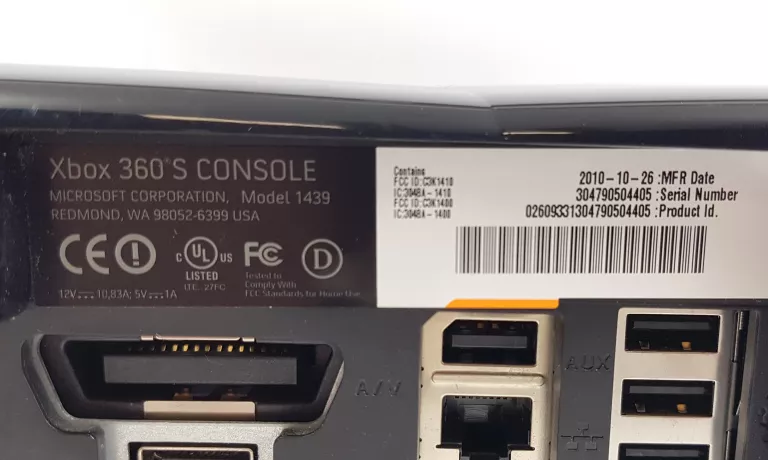 KONSOLA MICROSOFT XBOX 360 SLIM 250 GB PAD