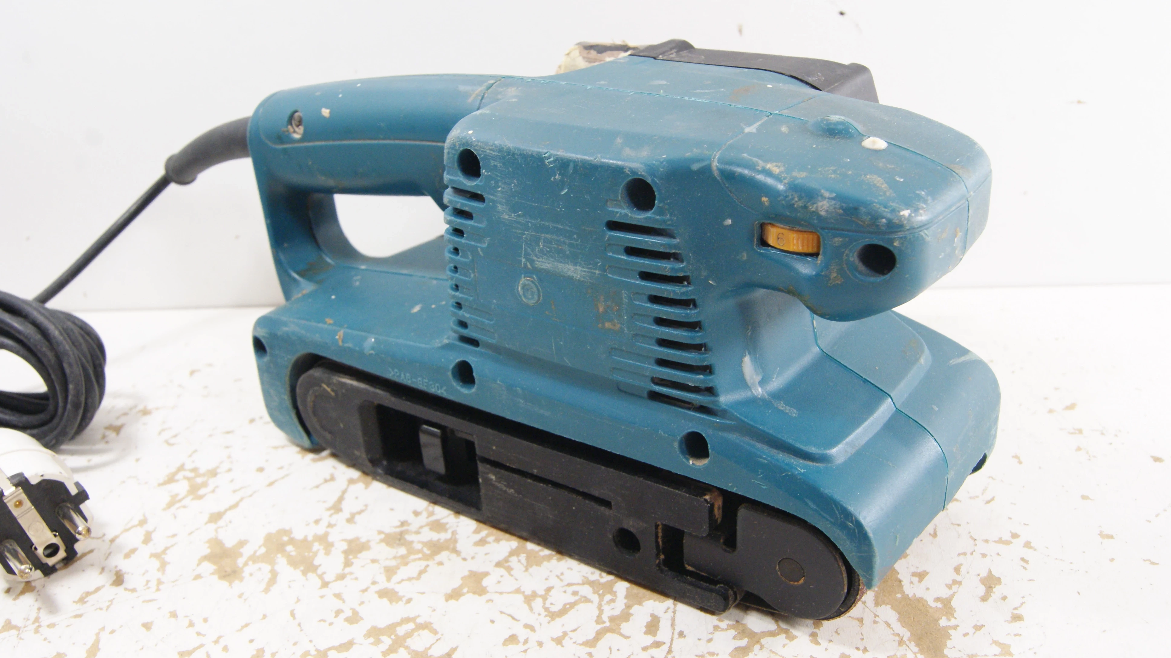 szlifierka-tasmowa-makita-9911-rodzaj-zasilania-sieciowe