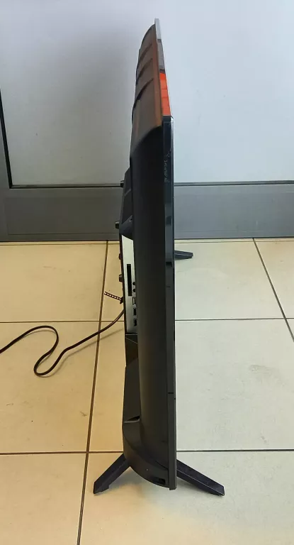 TELEWIZOR LED SELECLINE 39S1810