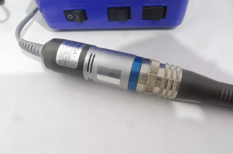 frezarka-do-paznokci-k-35-cube-kolor-dominujacy-roze-i-fiolety