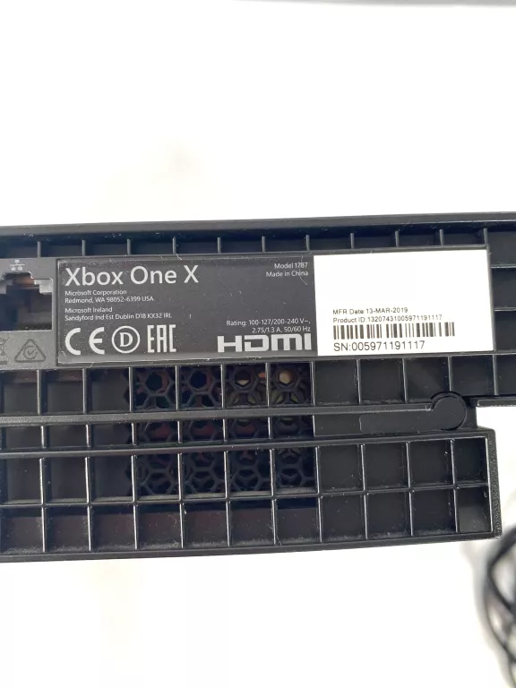 KONSOLA XBOX ONE X 1TB MODEL 1787 PAD