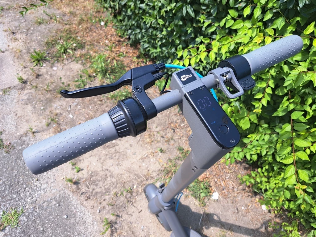 hulajnoga-elektryczna-motus-scooty-10-2022-336km-stan-uzywany