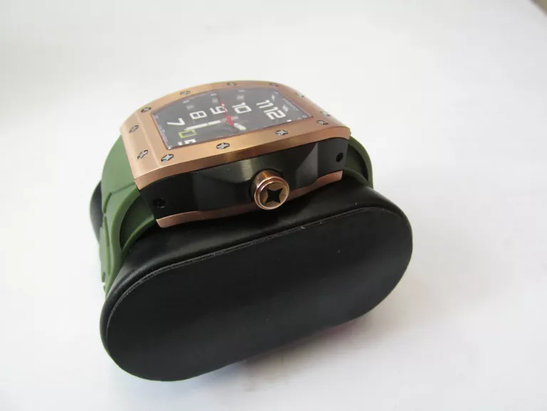 masywny-zegarek-ashton-starwatch-ksztalt-koperty-129223-380817