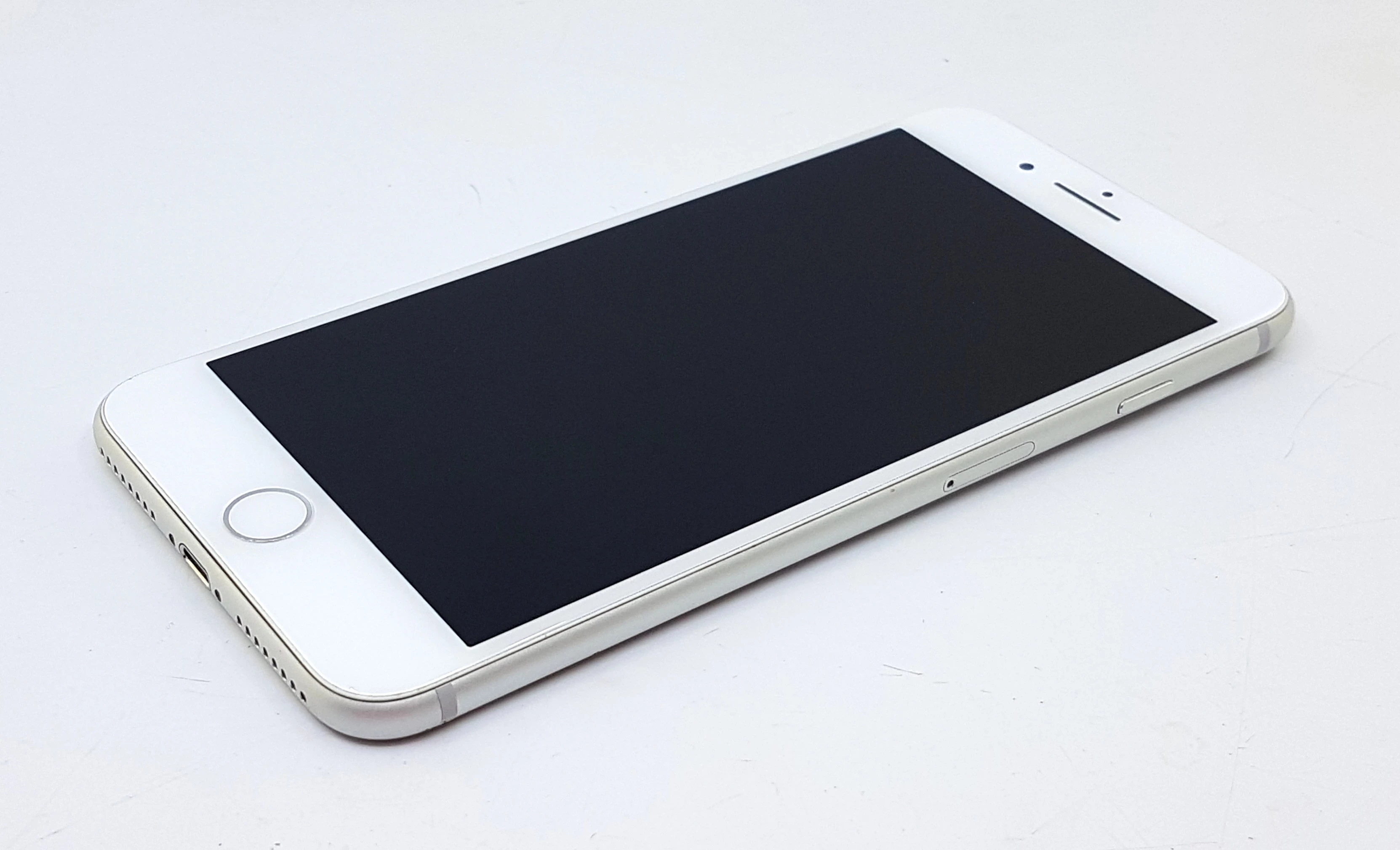 apple-iphone-8-plus-64gb-bat-84-system-operacyjny-ios