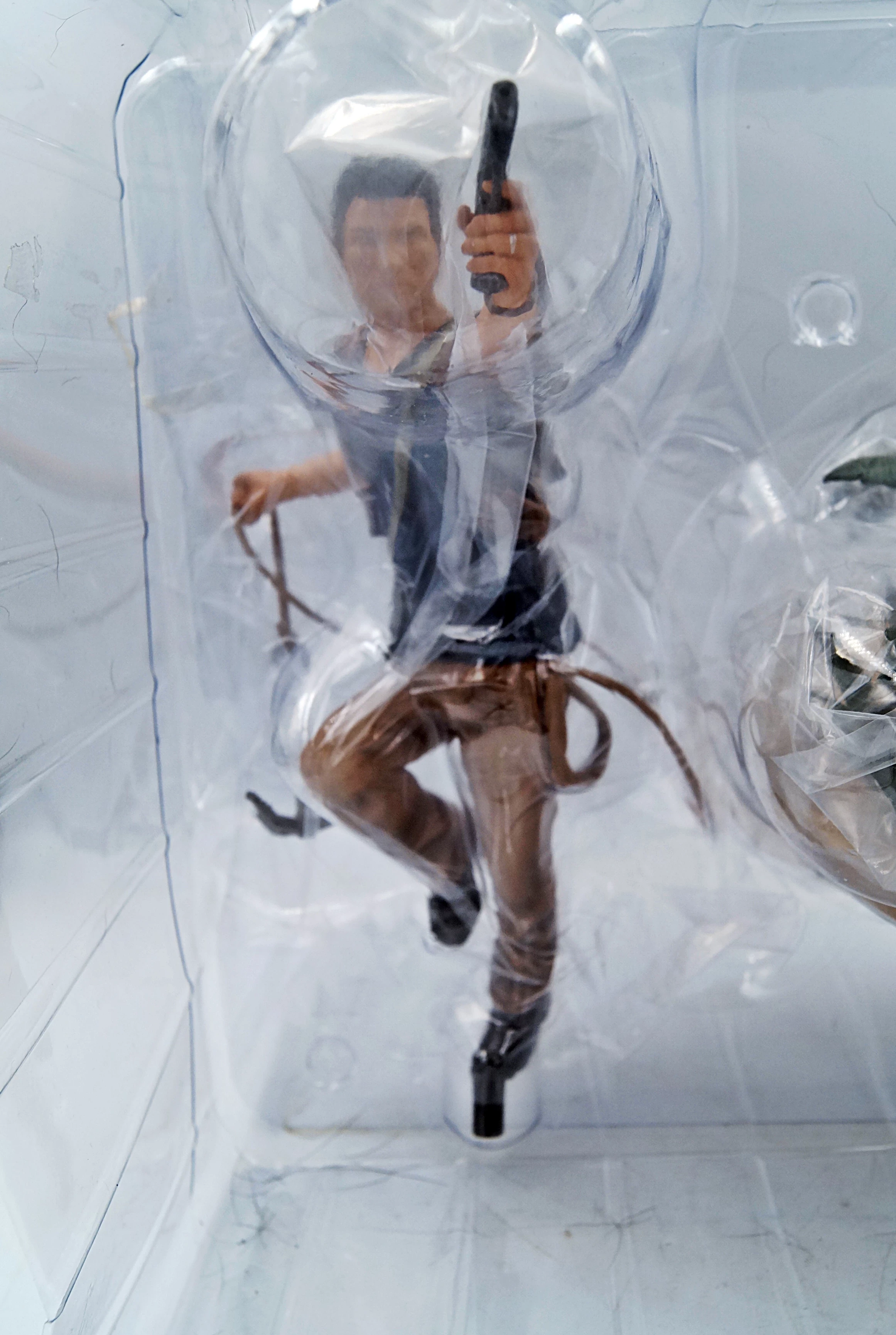 figurka-uncharted-4-kres-zlodzieja-nathan-drake-ean-gtin-4260474511556