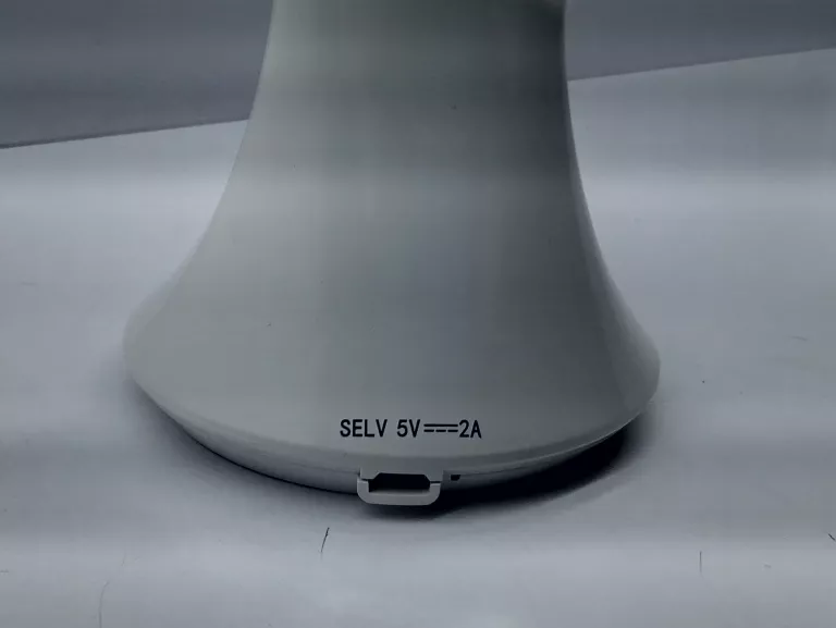 LAMPKA BIURKOWA COLOGNI Z WYŚWIETLACZEM USB BIAŁA