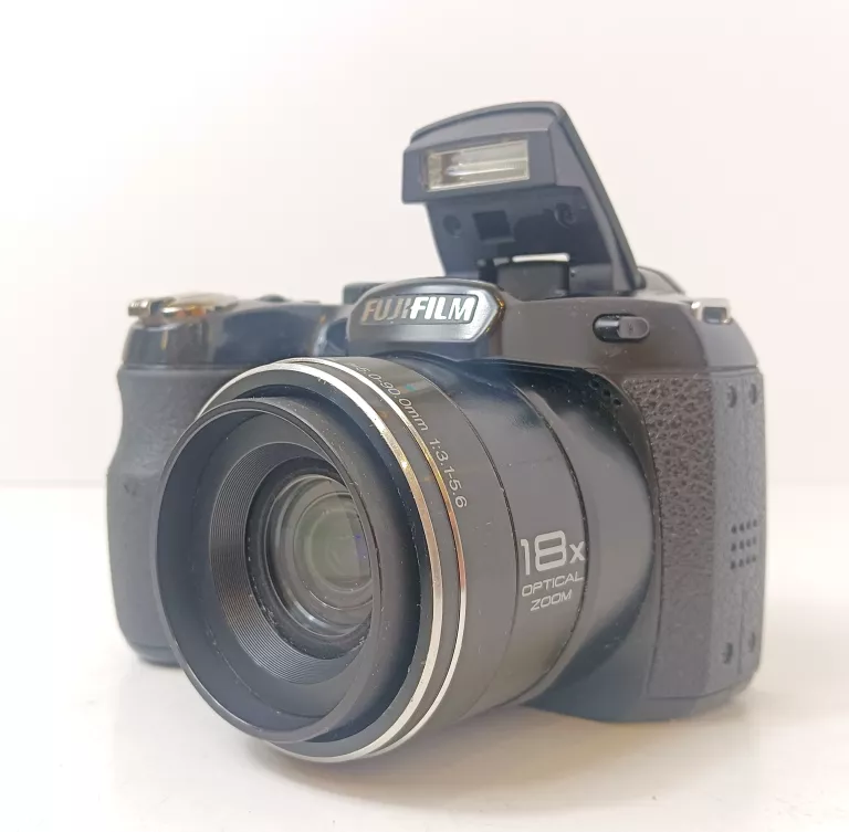 aparat-fujifilm-finepix-s2995-reja-28-lebork-kwiatek