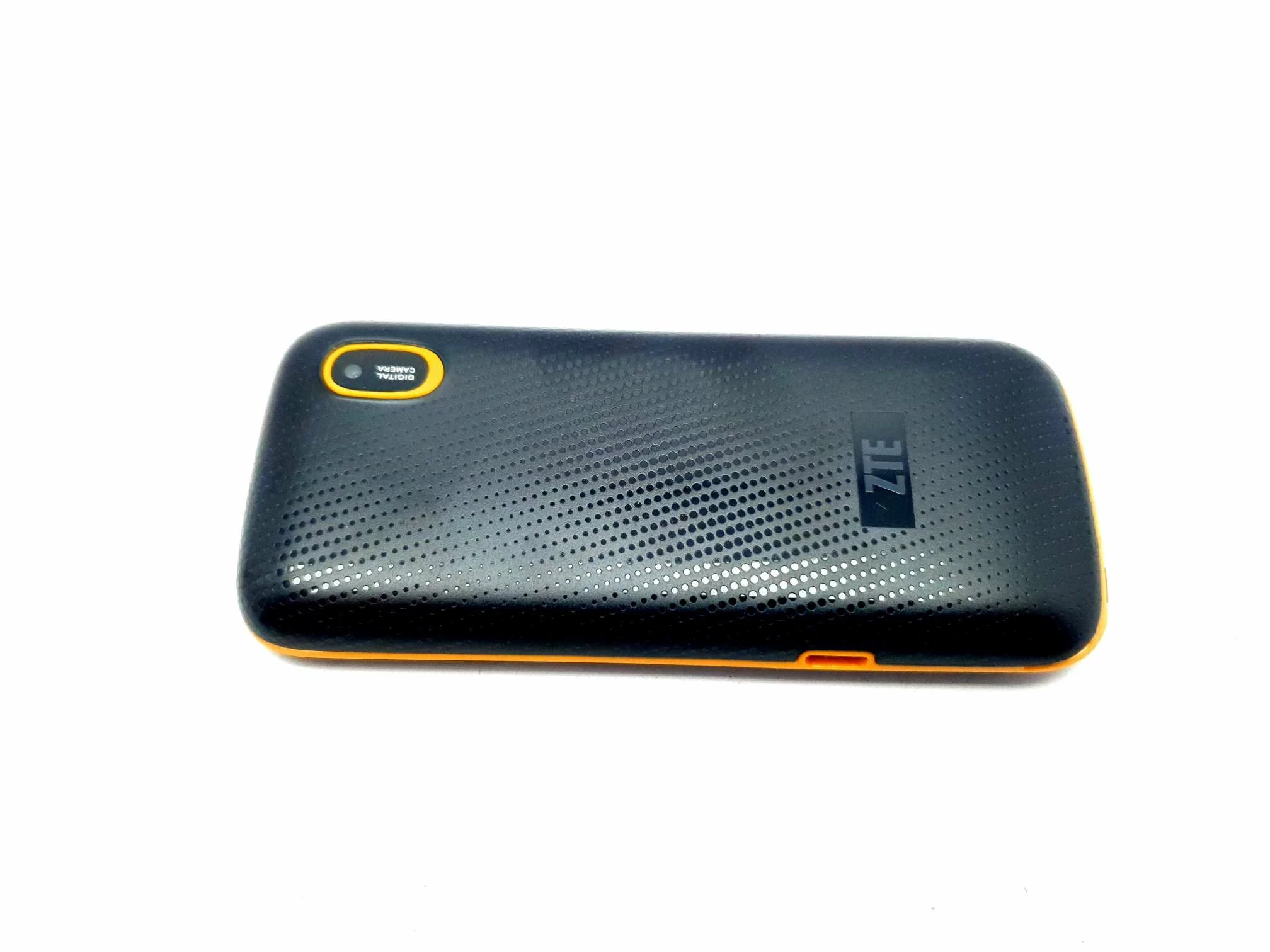 telefon-zte-r528-dual-sim-aparat-radio-komplet-przekatna-ekranu-18