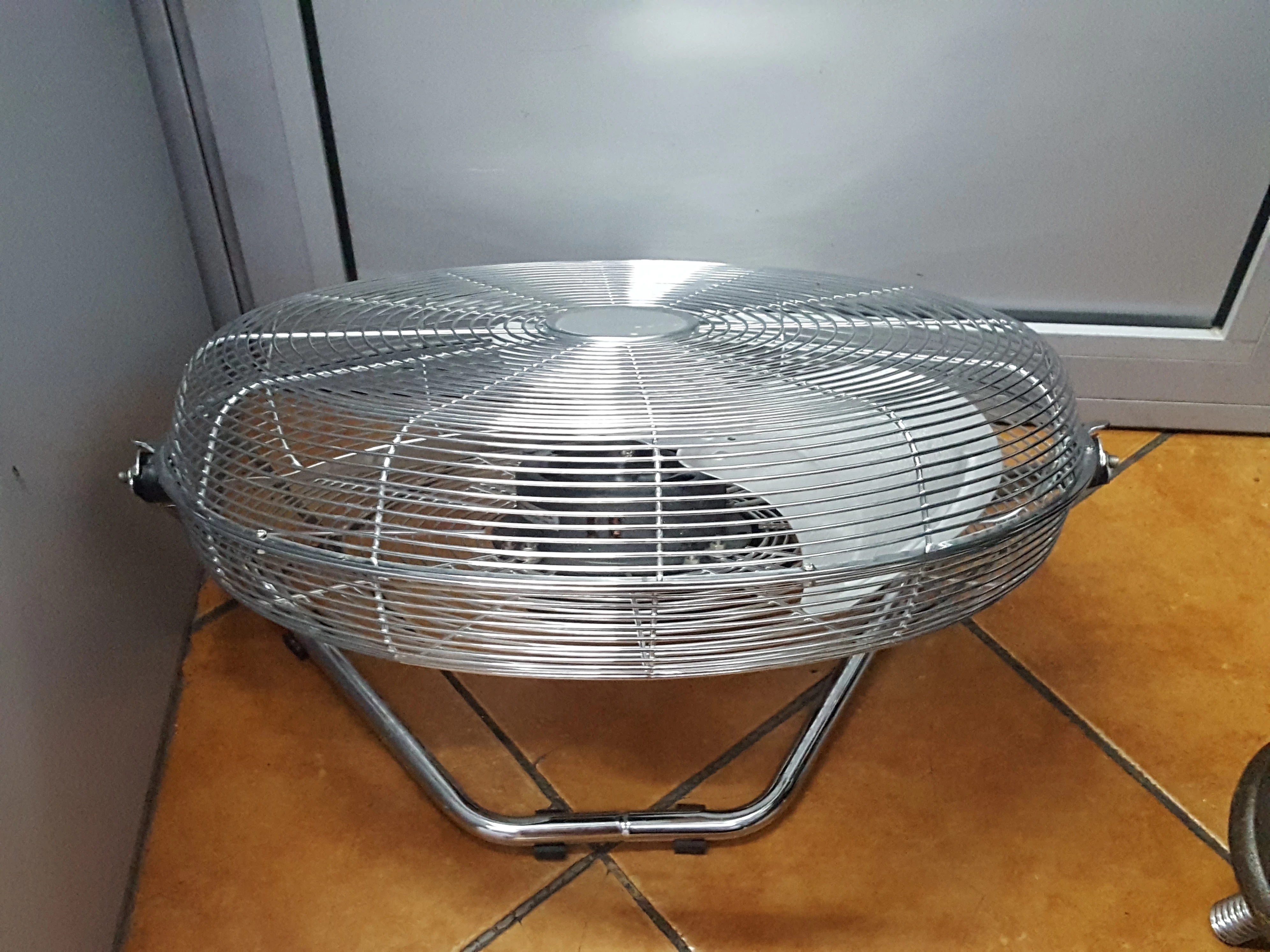 wentylator-podlogowy-qilive-srebrny-ean-gtin-3665257400156