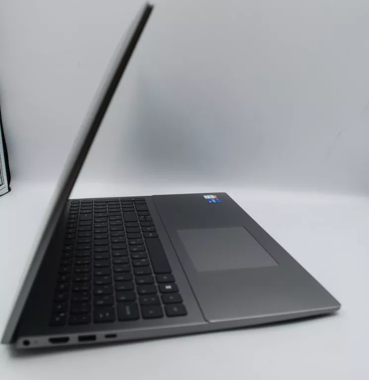 LAPTOP DELL VOSTRO 5620