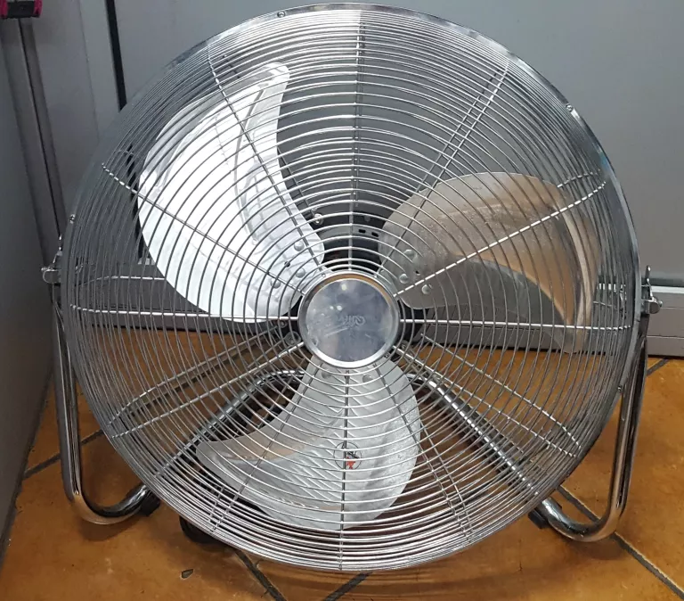 wentylator-podlogowy-qilive-srebrny-plwolnosci-3-5-sj-namyslow