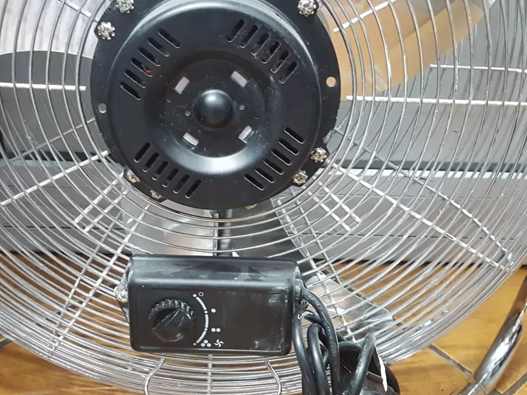 wentylator-podlogowy-qilive-srebrny-funkcje-regulacja-kata-nachylenia