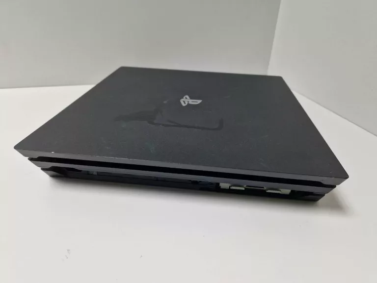 KONSOLA PS4 PRO 1TB