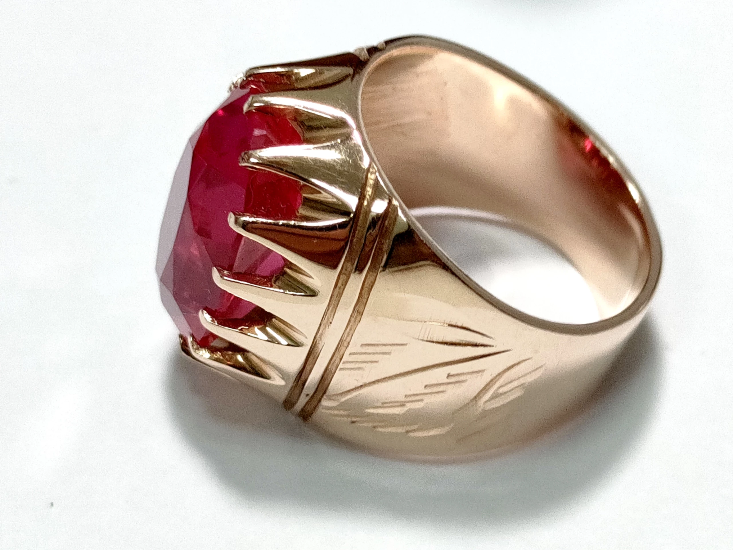 zloty-pierscionek-z-kamieniem-1046g-583-r12-material-15835-2