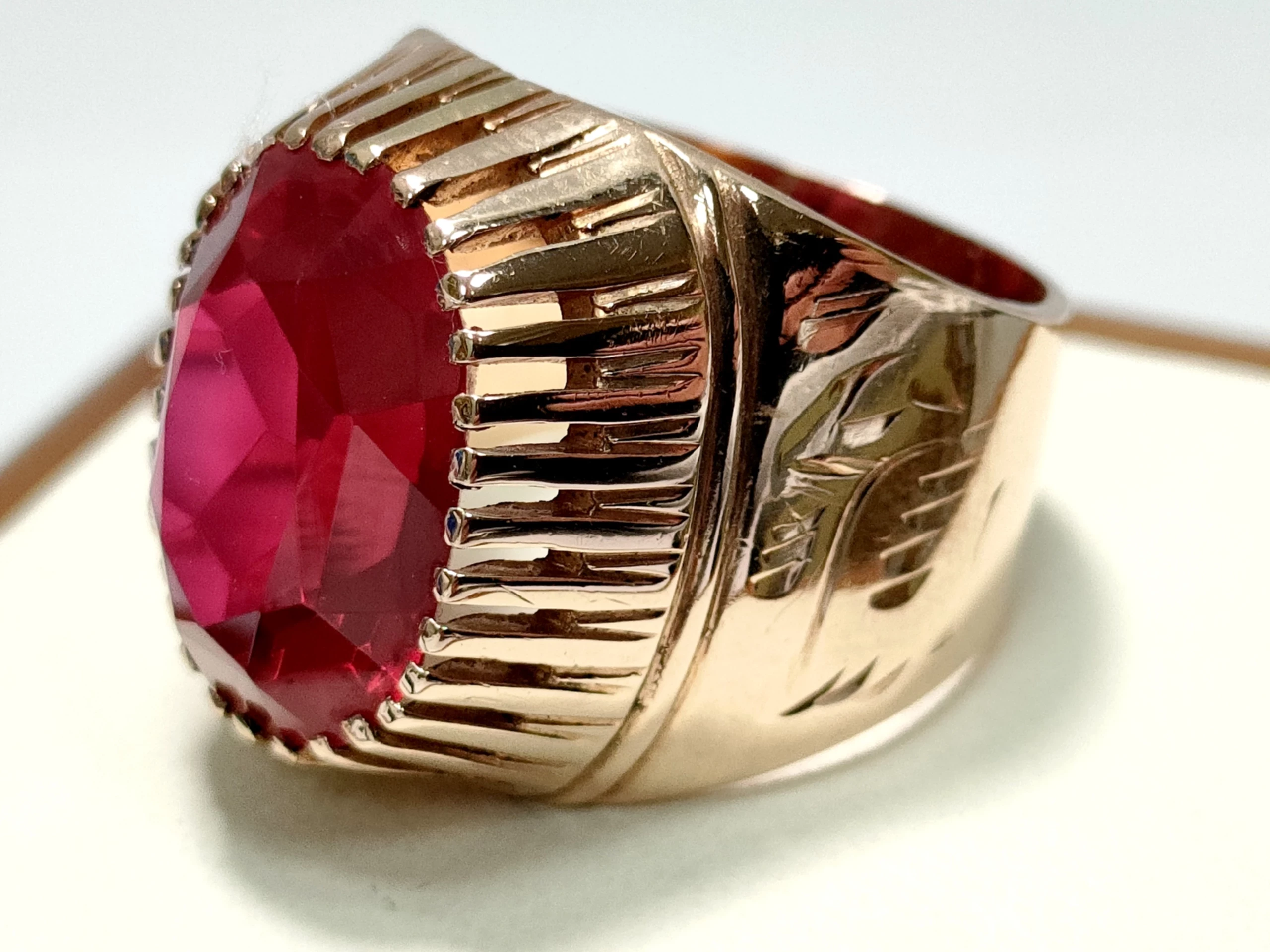 zloty-pierscien-z-kamieniem-1062g-583-r14-rodzaj-2205-2