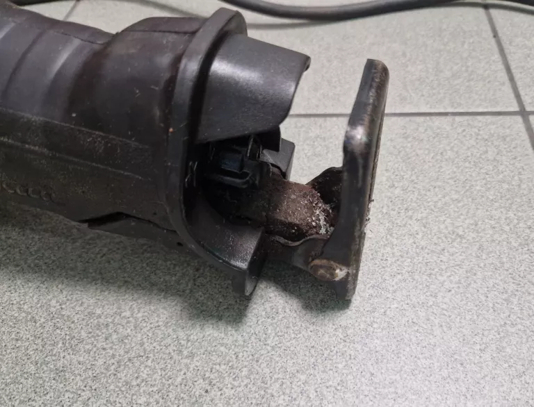 PIŁA POSUWOWA SZABLASTA MAKITA JR3061T 1250W