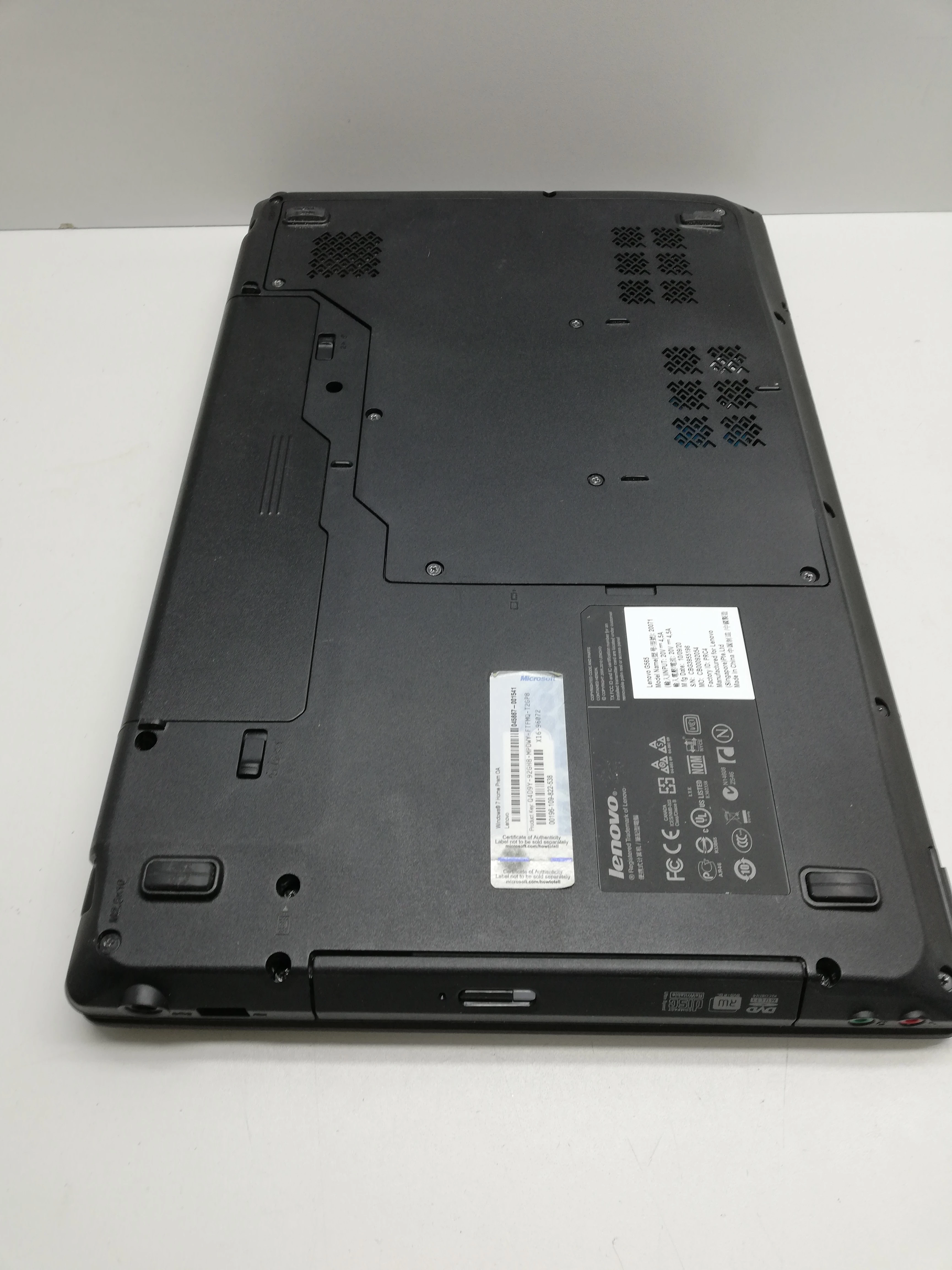laptop-lenovo-g560-2gb-ram-przekatna-ekranu-1400