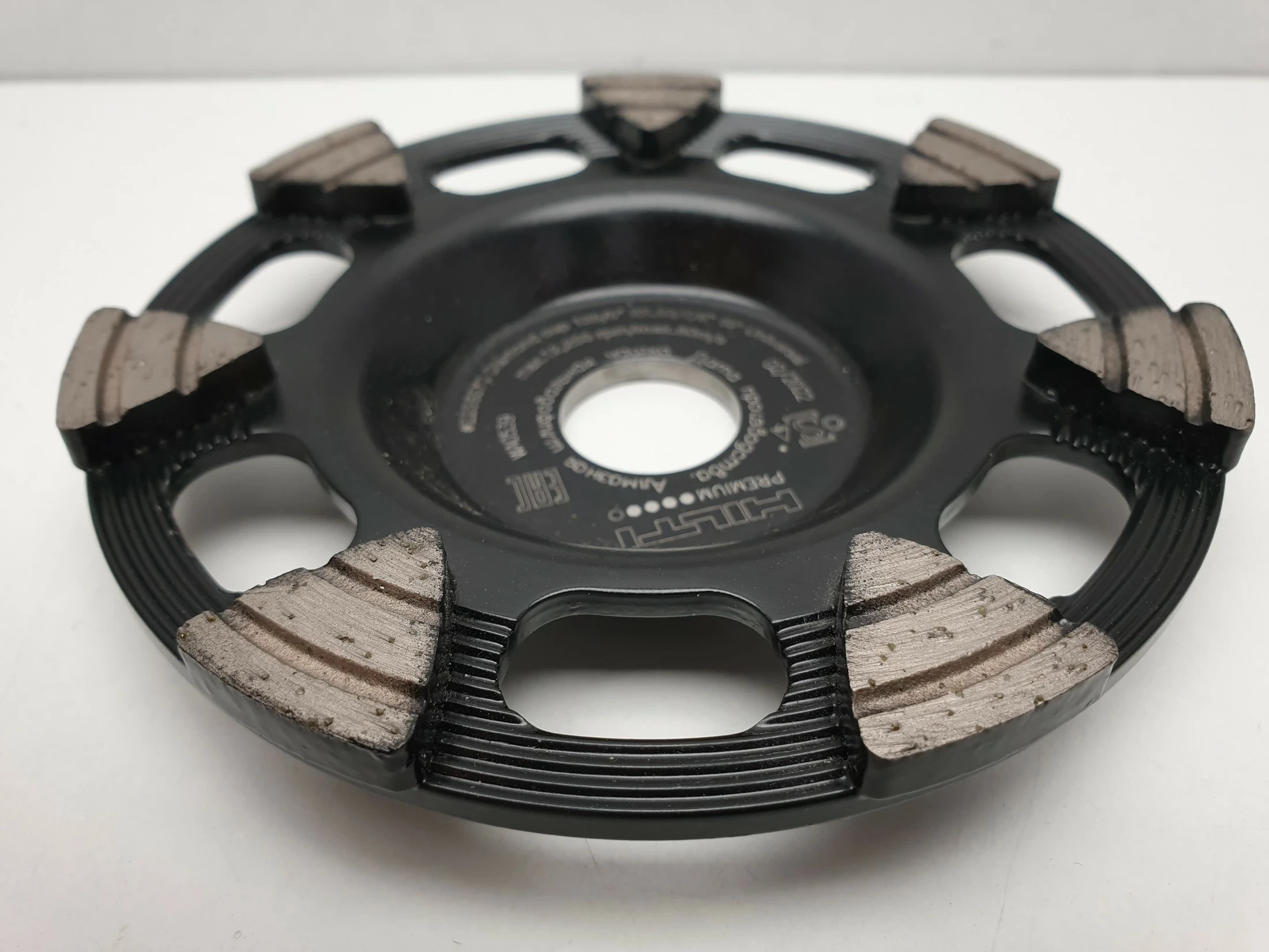 tarcza-diamentowa-garnkowa-hilti-2238570-125x222-zastosowanie-beton