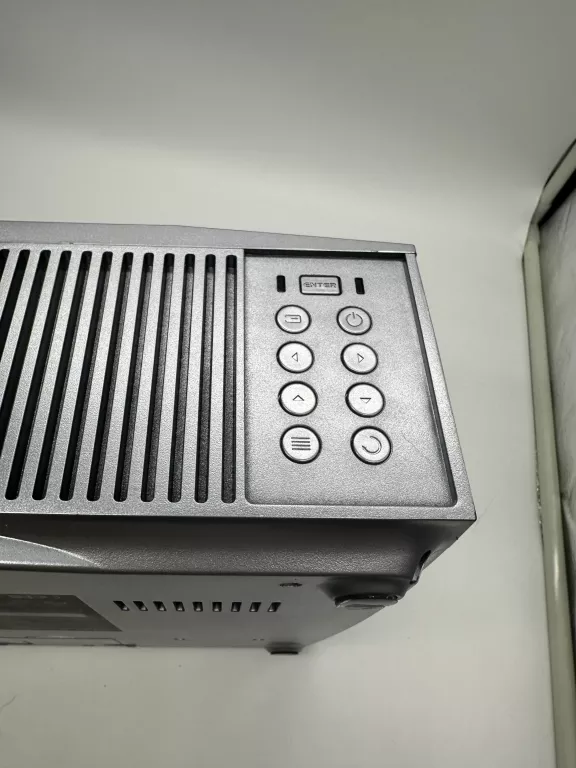 PROJEKTOR LED VIVIBRIGHT F40 1080P Z POKROWCEM