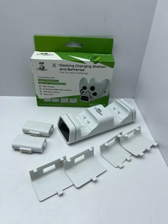 STACJA DOKUJĄCA FROGGIEX FX-XB-C2-W XBOX ONE