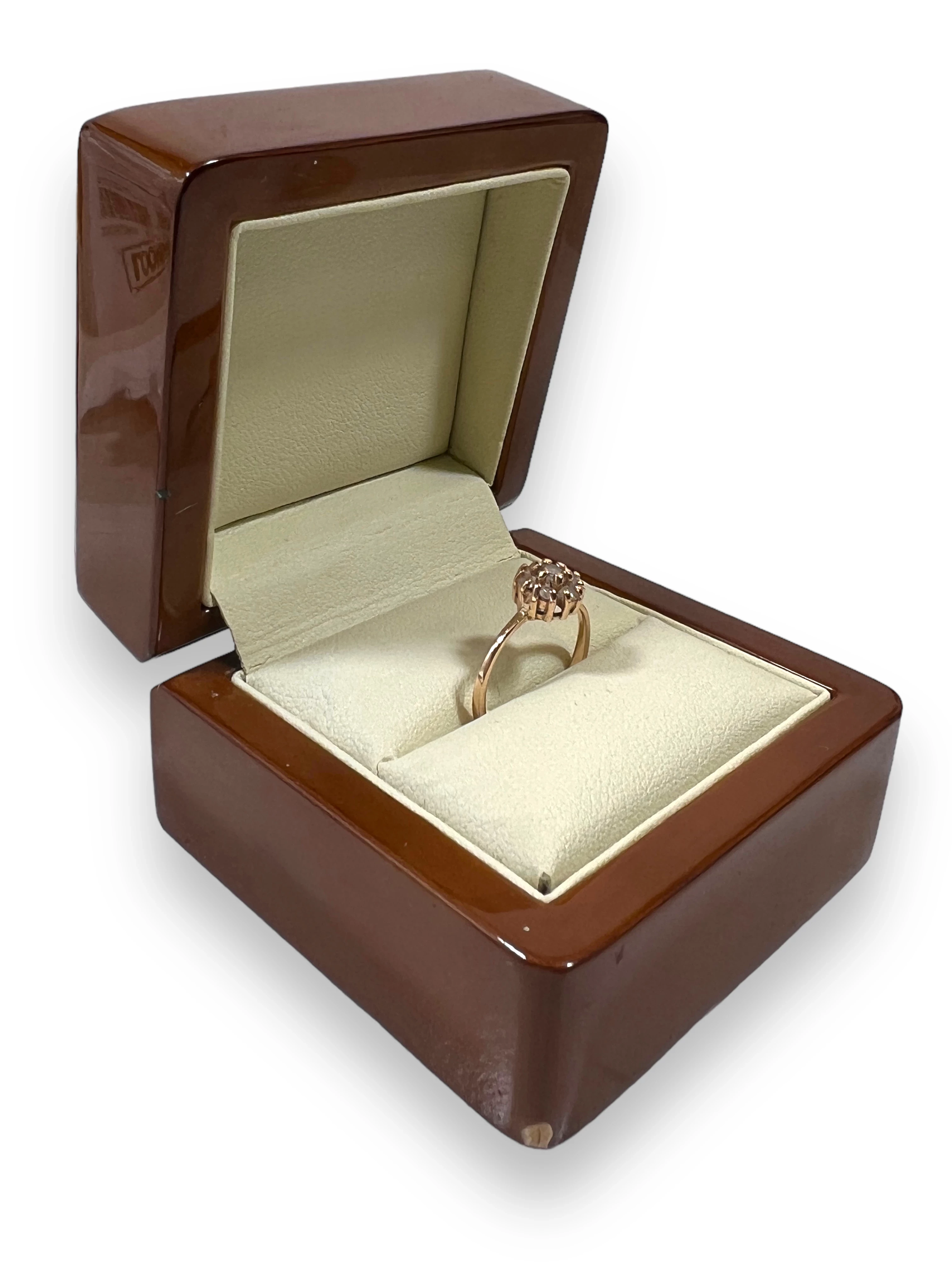 pierscionek-z-cyrkoniami-kwiaty-585161gr11-marka-226434-1704211