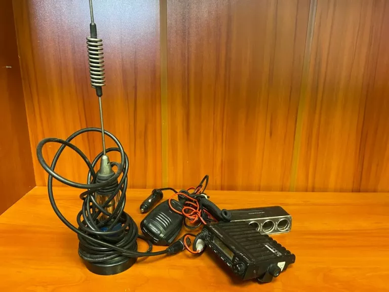 CB RADIO ALBRECHT AE-6110 + ANTENA