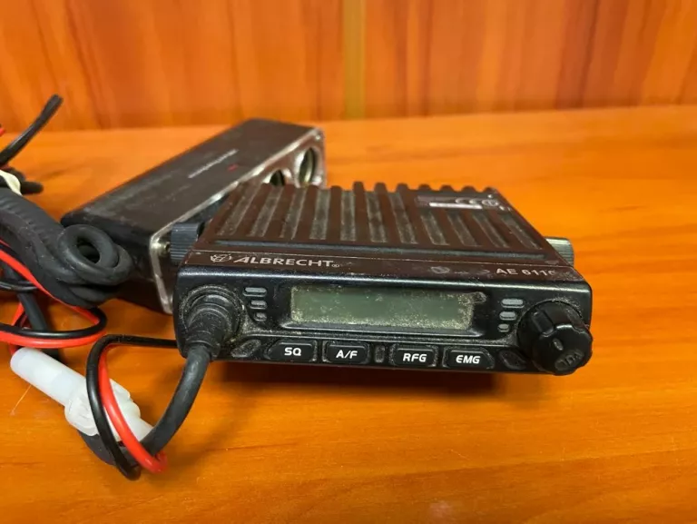 CB RADIO ALBRECHT AE-6110 + ANTENA