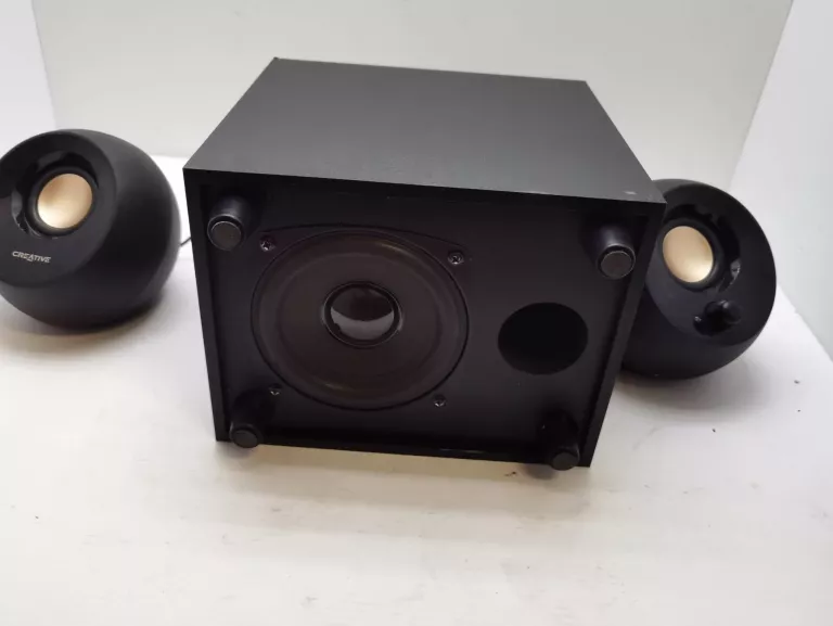 GŁOŚNIKI STACJONARNE CREATIVE PEBBLE PLUS 2.1 USB