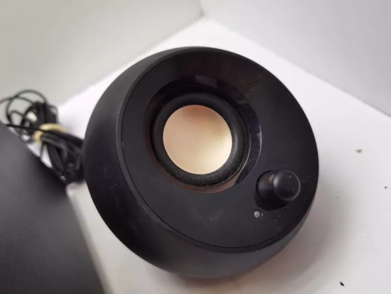 GŁOŚNIKI STACJONARNE CREATIVE PEBBLE PLUS 2.1 USB