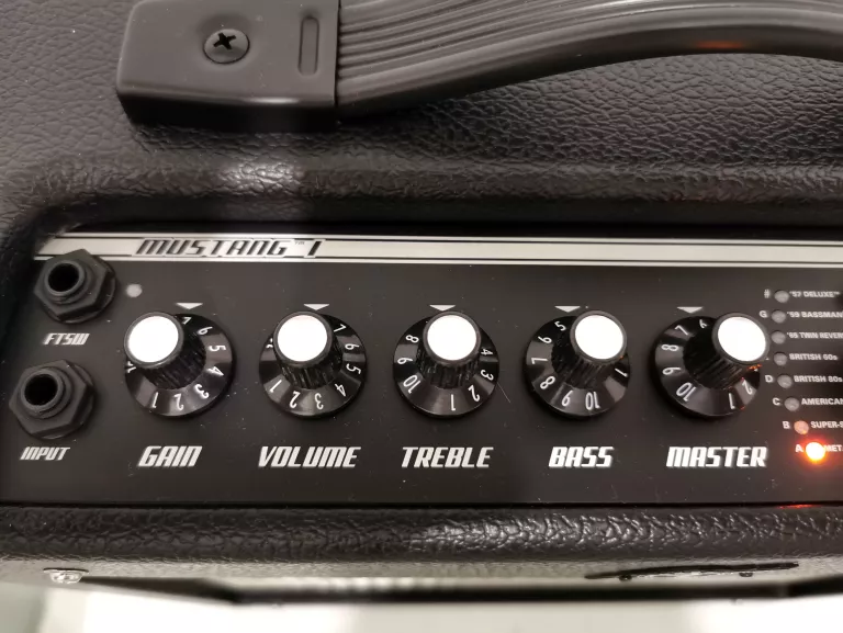 wzmacniacz-fender-mustang-i-v2-kod-producenta-fender-mustang-i-v2