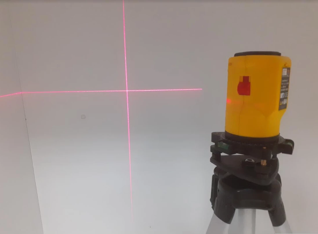 samopoziomujacy-laser-krzyzowy-top-craft-tkl1-stan-uzywany
