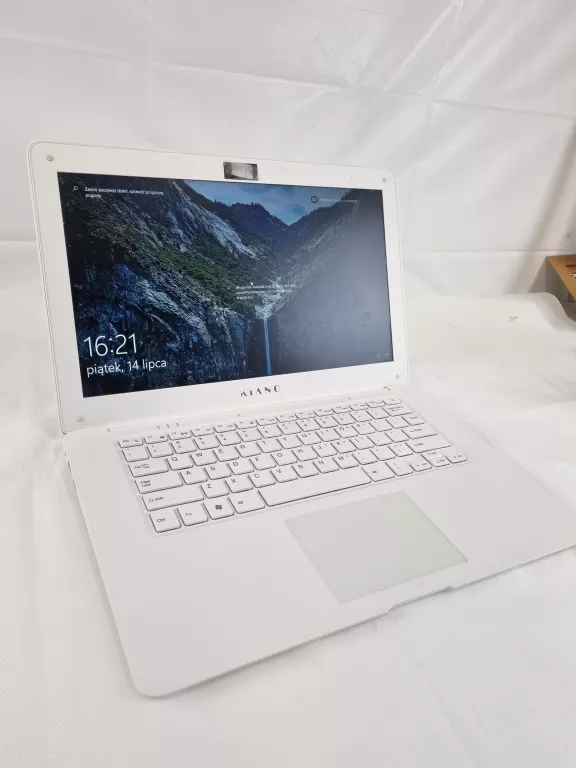 LAPTOP KIANO SLIM NOTE 14,1 Z3735F 2 GB RAM/64 GB