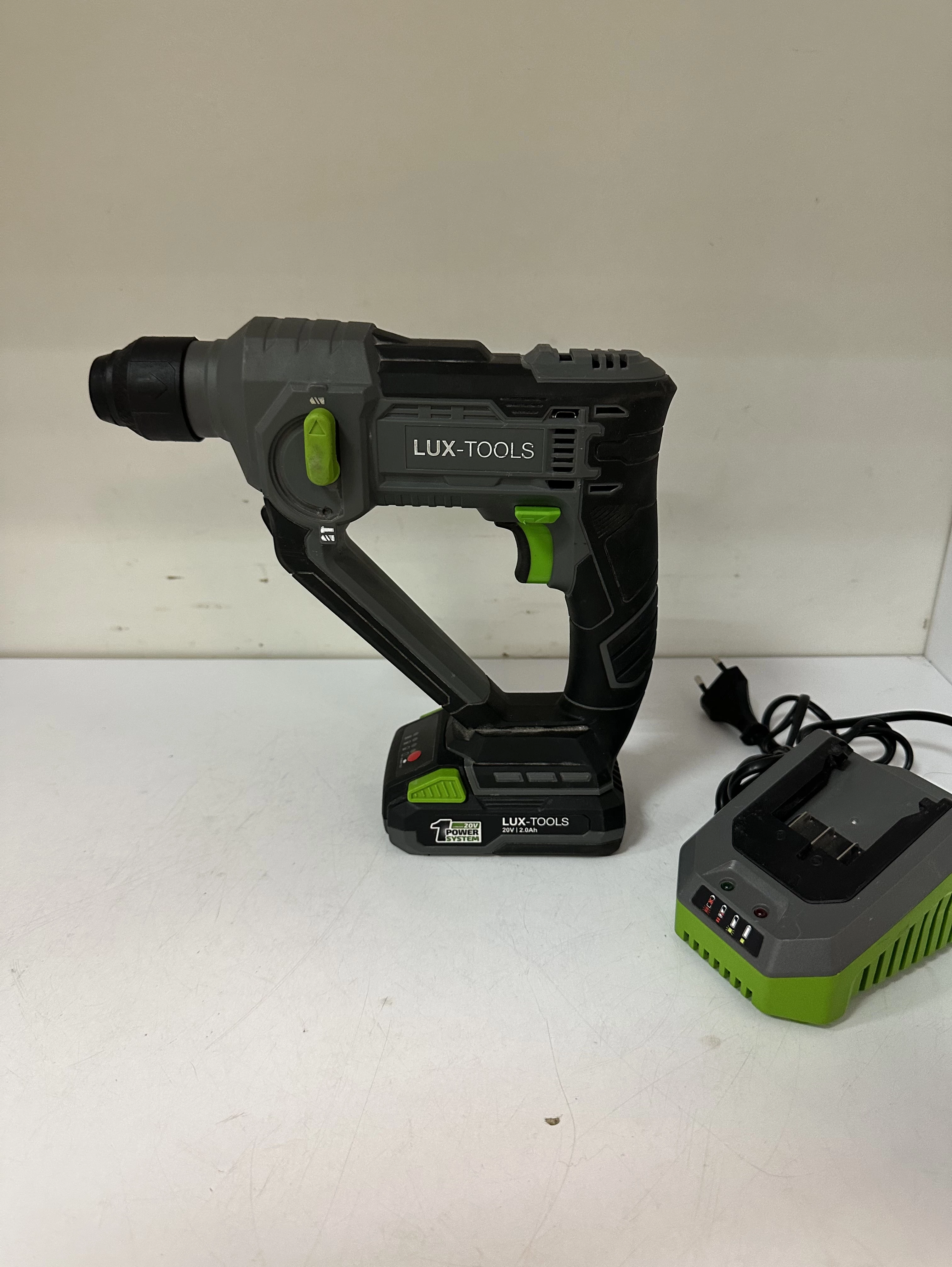 mlotowiertarka-lux-tools-a-bh-20-stan-uzywany