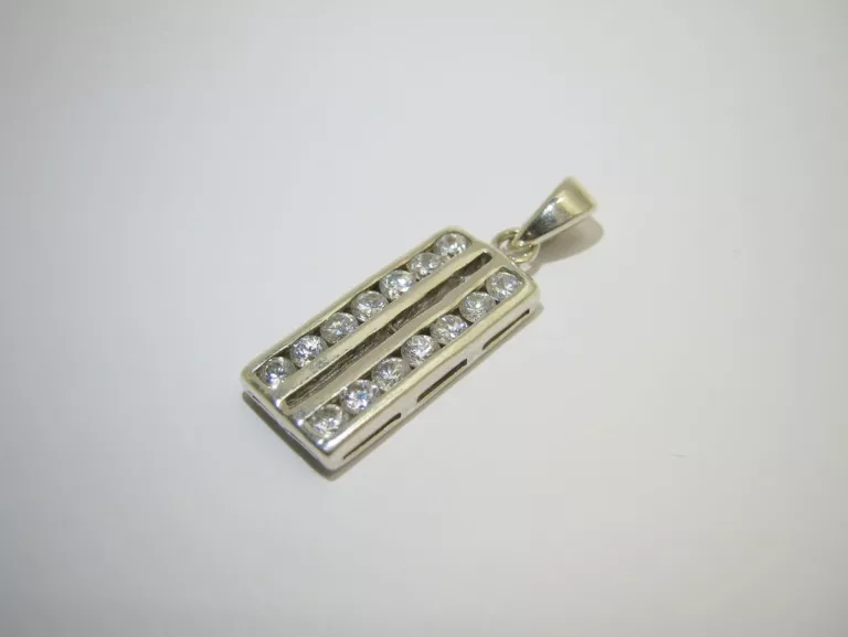 piekna-srebrna-zawieszka-pr-925-253g-stan-uzywany