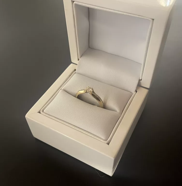 piekny-zloty-pierscionek-z-diamentem-585-0240ct-stan-uzywany