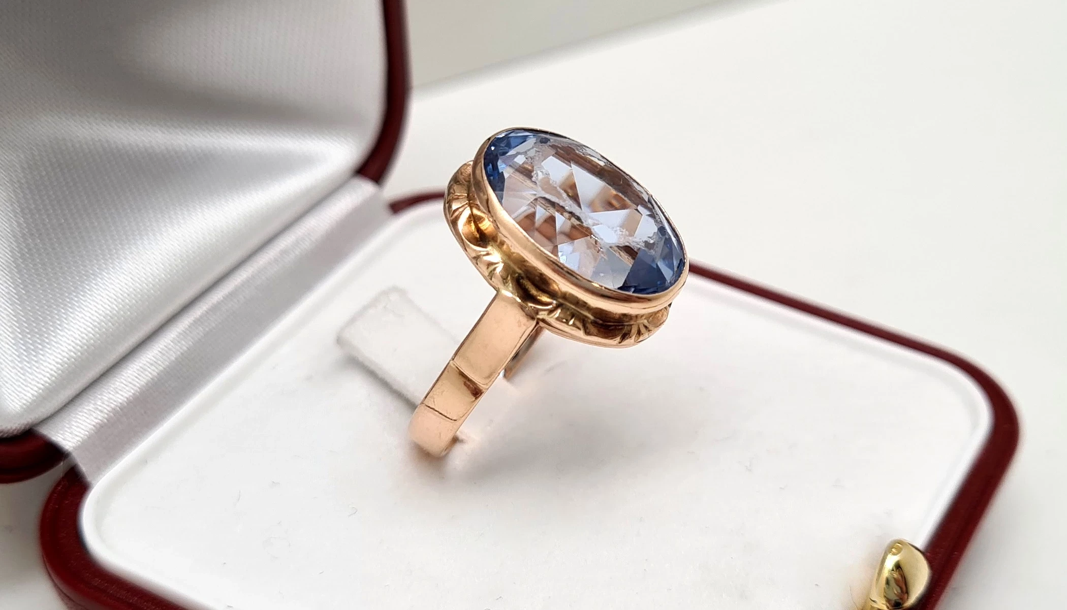 piekny-zloty-pierscionek-z-niebieskim-okiem-585-rodzaj-wyrob-jubilerski