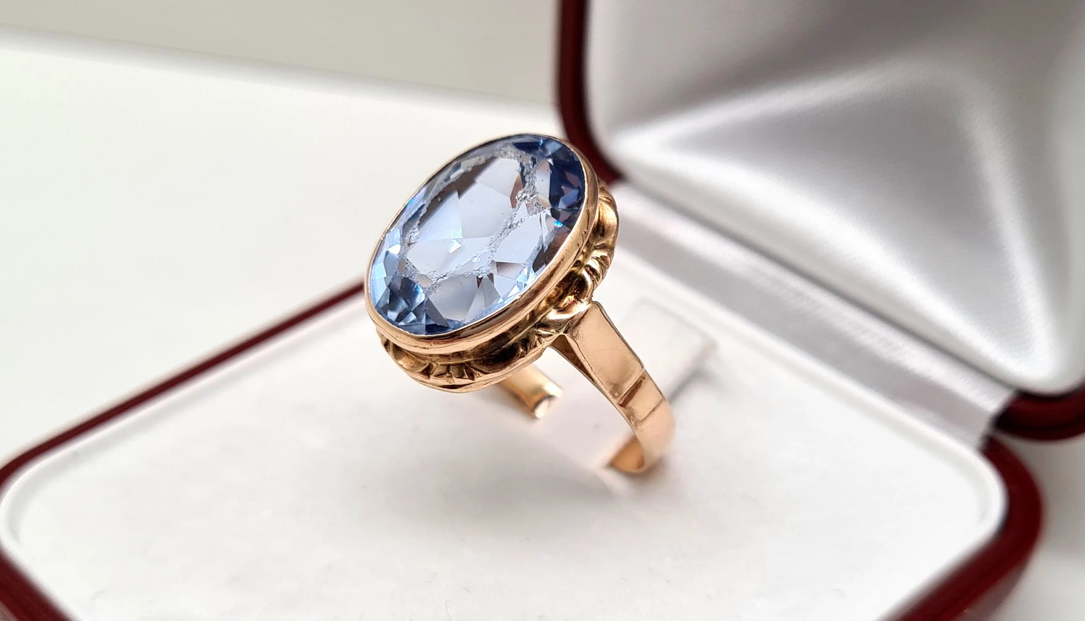 piekny-zloty-pierscionek-z-niebieskim-okiem-585-kolor-dominujacy-zloty