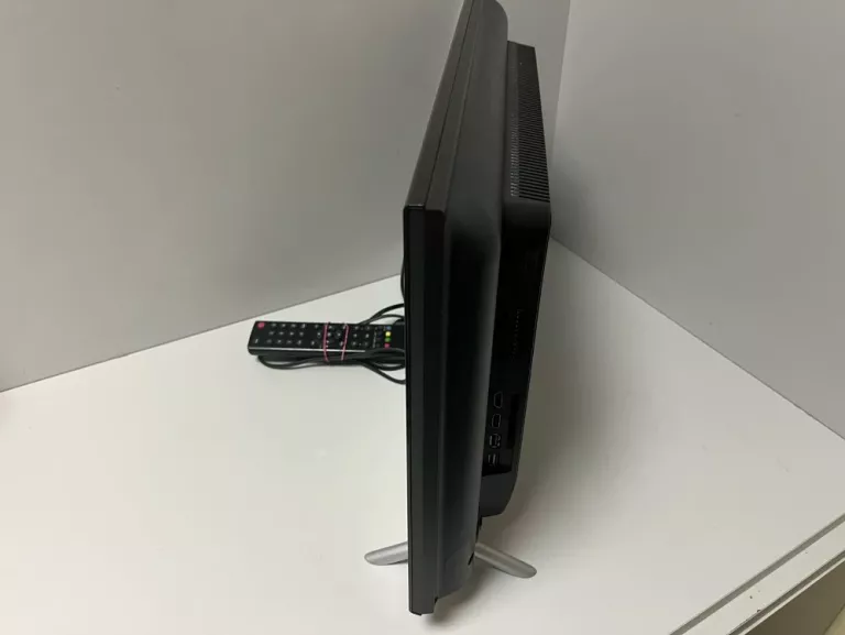 telewizor-thomson-24-24ha4243-pilot-przekatna-ekranu-cale-24