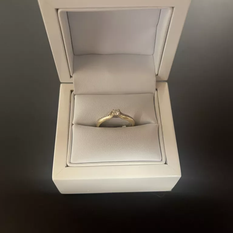 piekny-zloty-pierscionek-z-diamentem-585-0240ct-marka-bez-marki