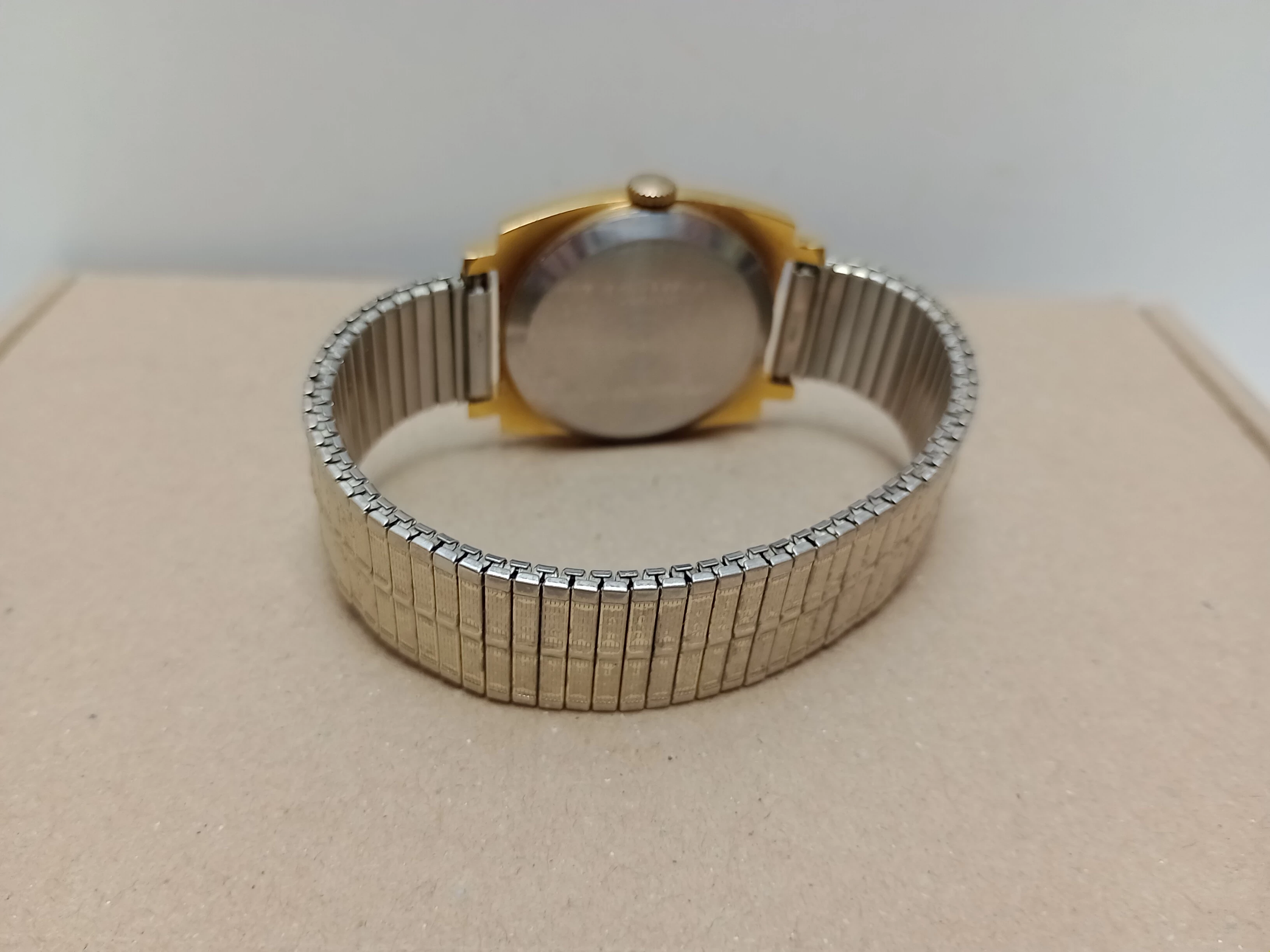 radziecki-zegarek-zim-pozlacany-10-mikronow-product-id