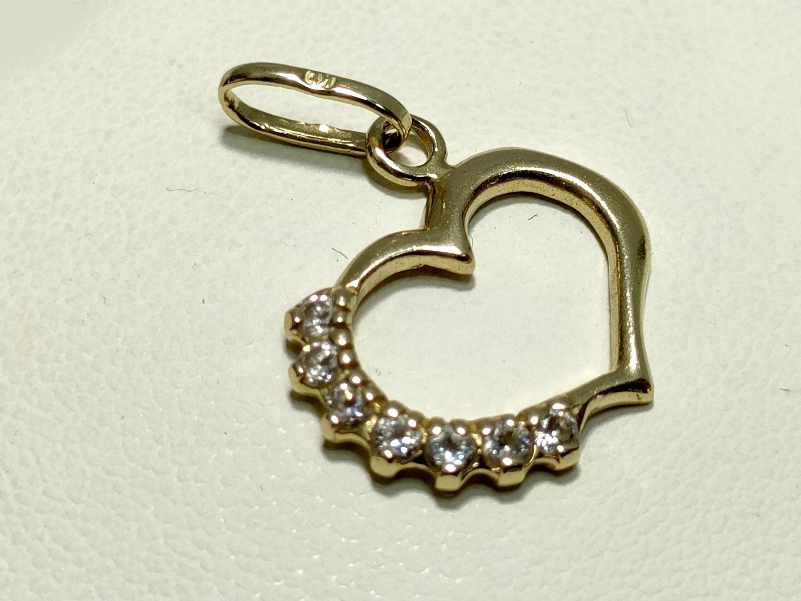 zlota-przewieszka-serduszko-z-cyrkonia-089g-585-ean-gtin-5906803388756