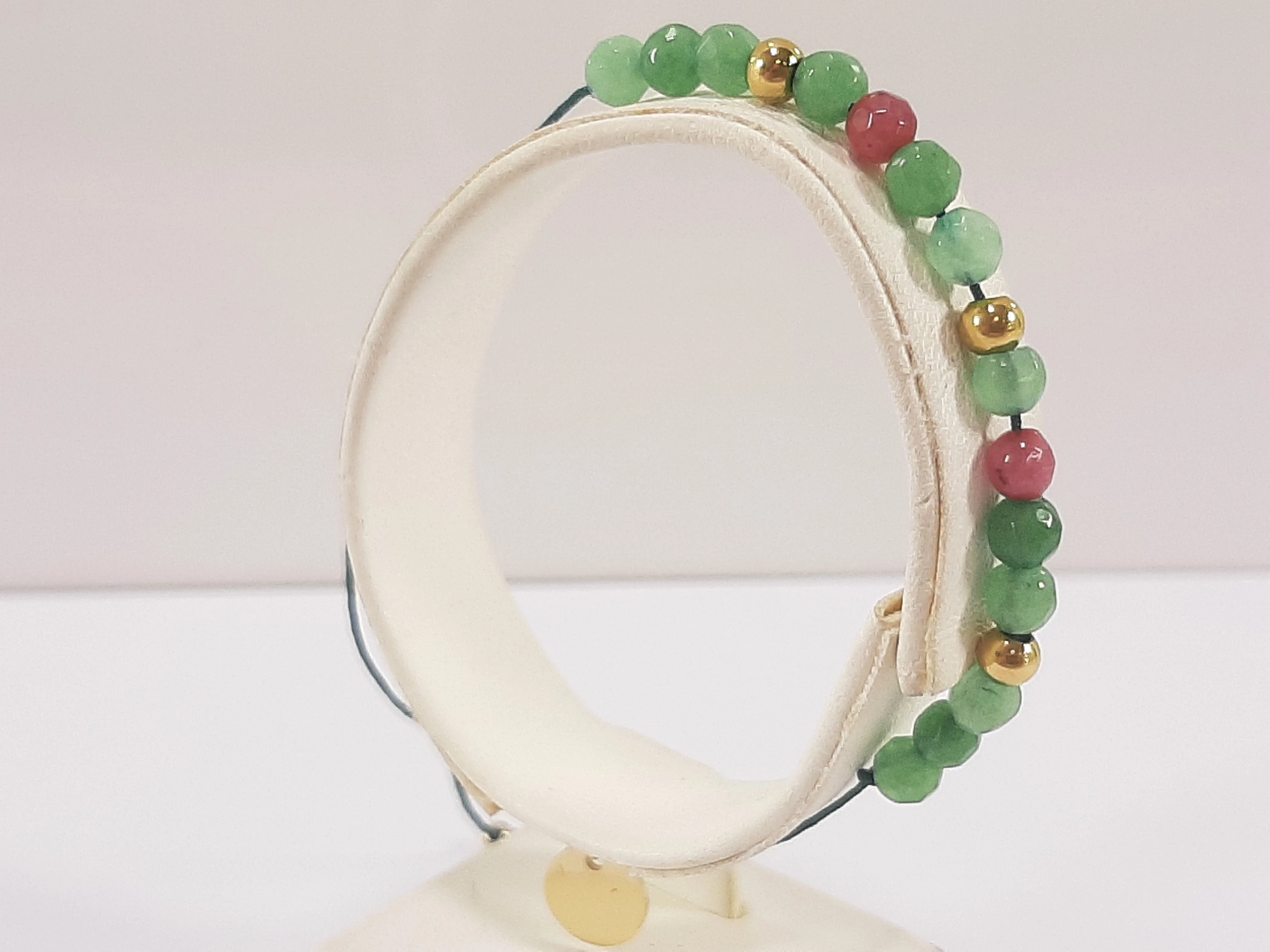 bransoletka-stal-pozlacana-zielono-rubinowe-korale-stan-11323-2